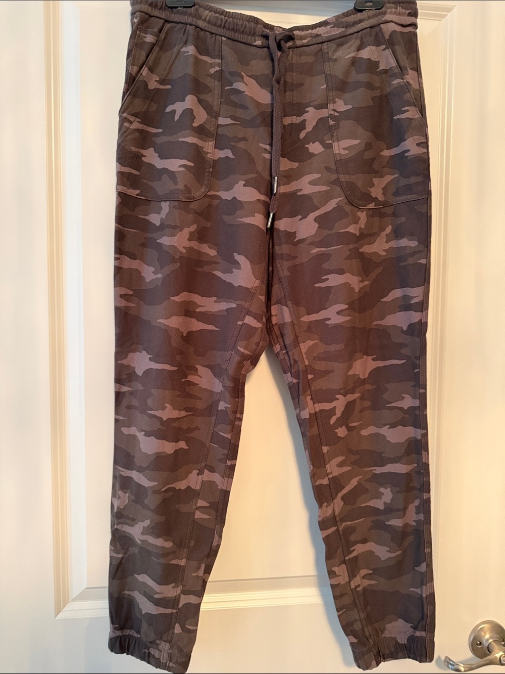 ATHLETA Farallon Women’s Camouflage Jogger Pants - Brown/geen Camo